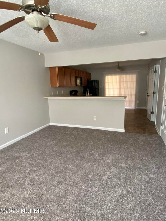 Building Photo - 6009 Grandeur Ave