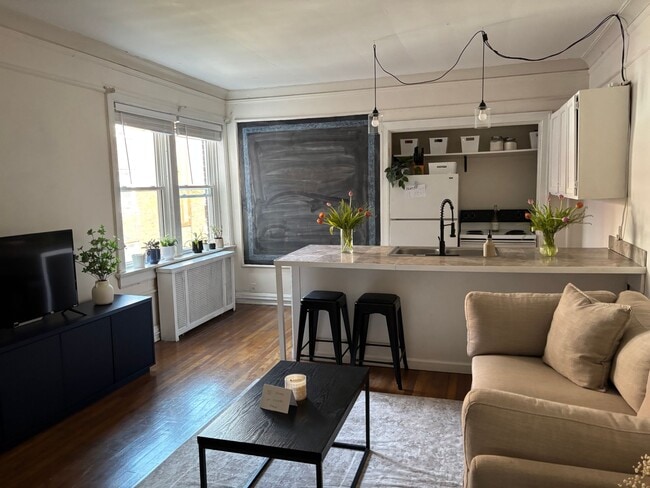 Photo - 2805 Stratford Ave Apartments