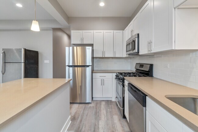 Foto del edificio - 859 N Hoyne Ave