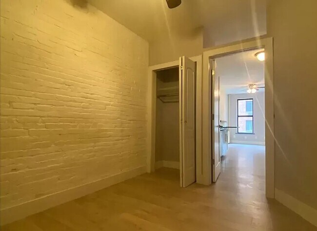 Building Photo - 448 W 46th ST