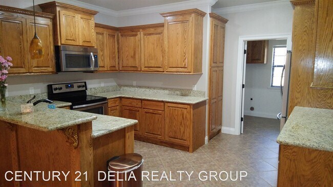 Foto del edificio - 4 br, 2.5 bath House - 3656 Belview Rd.