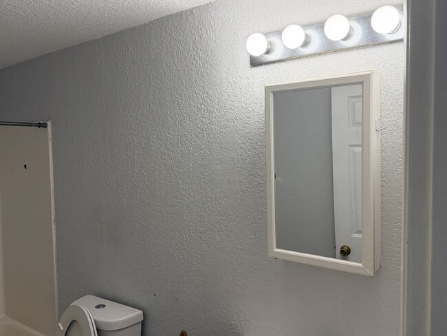 Building Photo - 312 Salem St