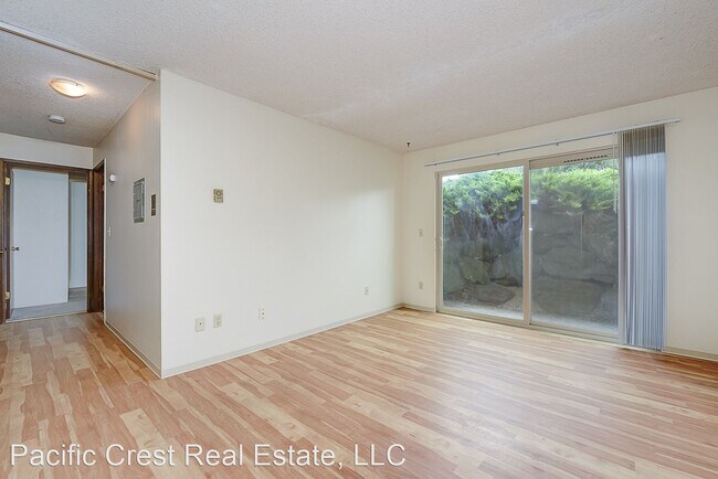 Building Photo - 5204 NE 52nd St