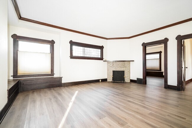 Foto del edificio - Charming Updated North Everett Craftsman Home w/ ADU Disclosure + Utility Credit