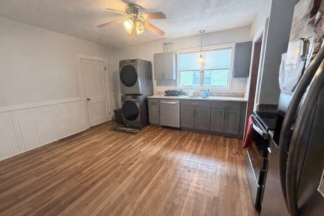 Foto del edificio - 875 Fellsway