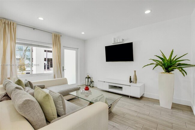 Foto del edificio - 3675 SW 26th St