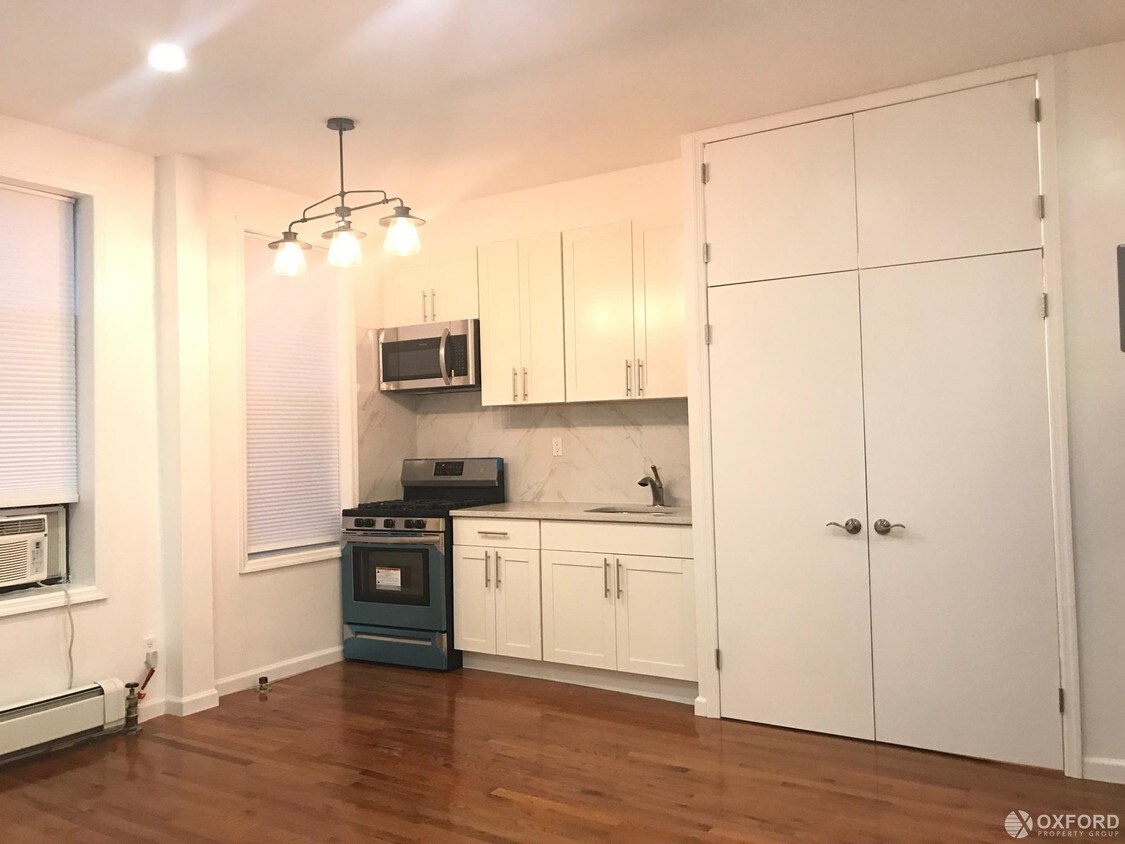 Foto principal - 7611 3rd Ave