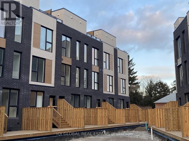 Building Photo - 178 Clonmore Dr