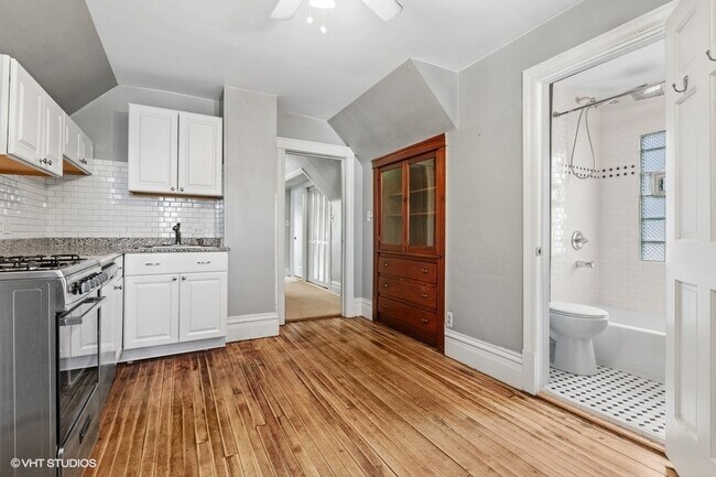 Foto del edificio - 2744 W Nelson St