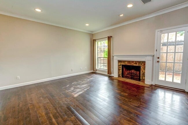 Building Photo - 2220 Bering Dr