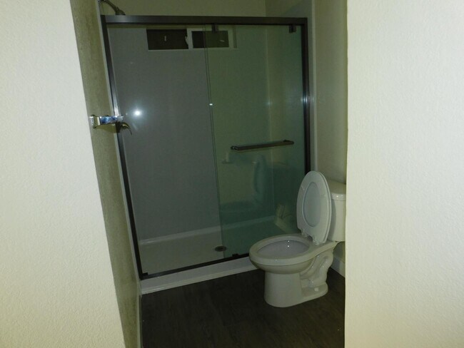 Building Photo - 113 G St