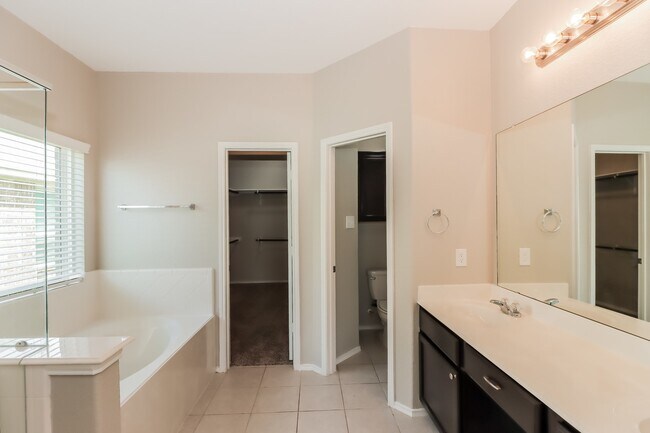 Foto del edificio - 439 Sky Ridge Dr