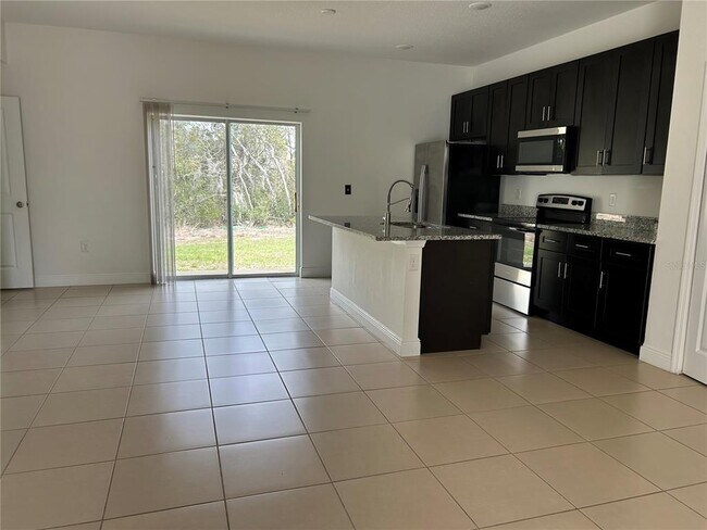 Foto del edificio - 550 Marion Oaks Blvd