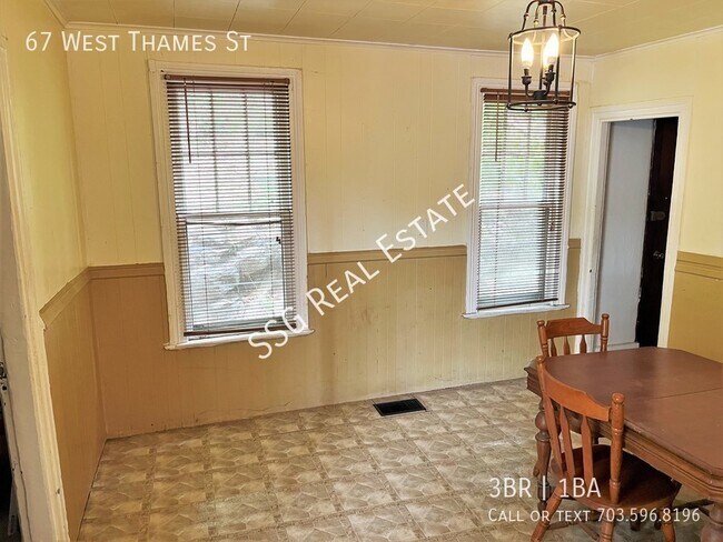 Building Photo - 3 Bed Colonial 2 Miles from Mohegan sun an...