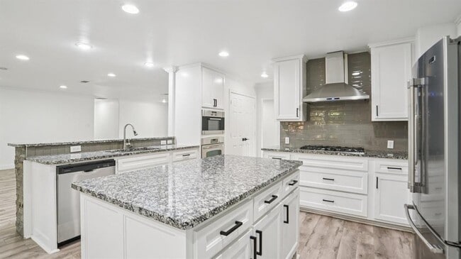 Building Photo - 3855 Crest Cove Cir