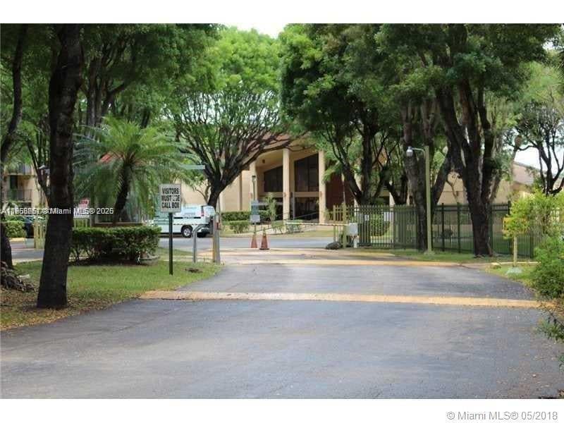 Foto principal - 14211 N Kendall Dr