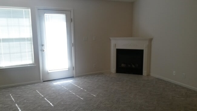Building Photo - 2366 Edison Dr