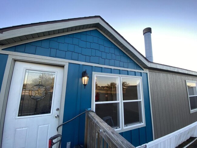 Building Photo - 220 County Road 145