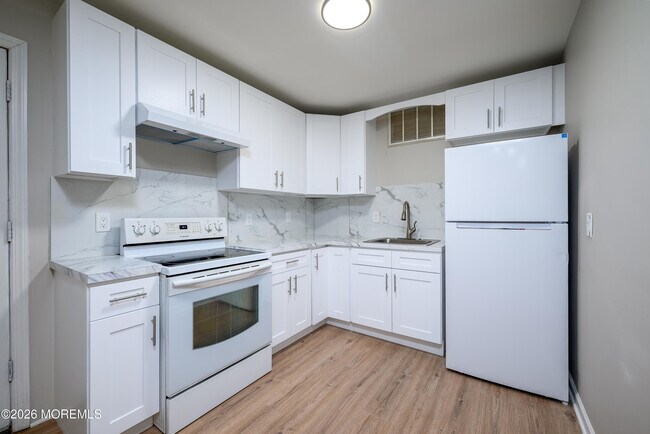 Foto del edificio - 114 Watson Ave