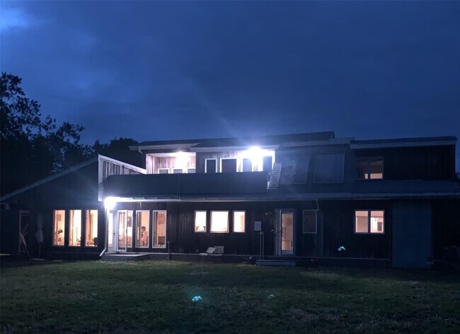Foto del edificio - 2160 N Bayview Rd Ext