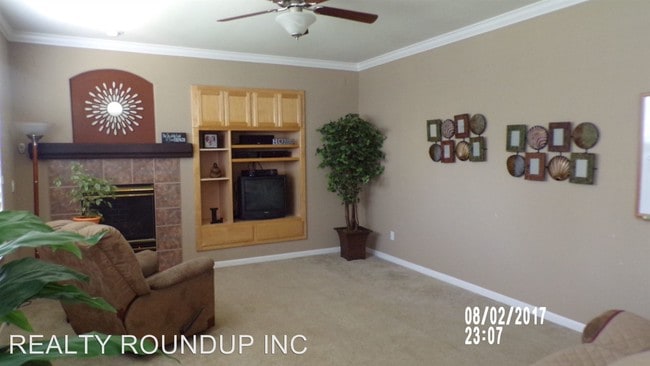 Building Photo - 9833 Pipit Way