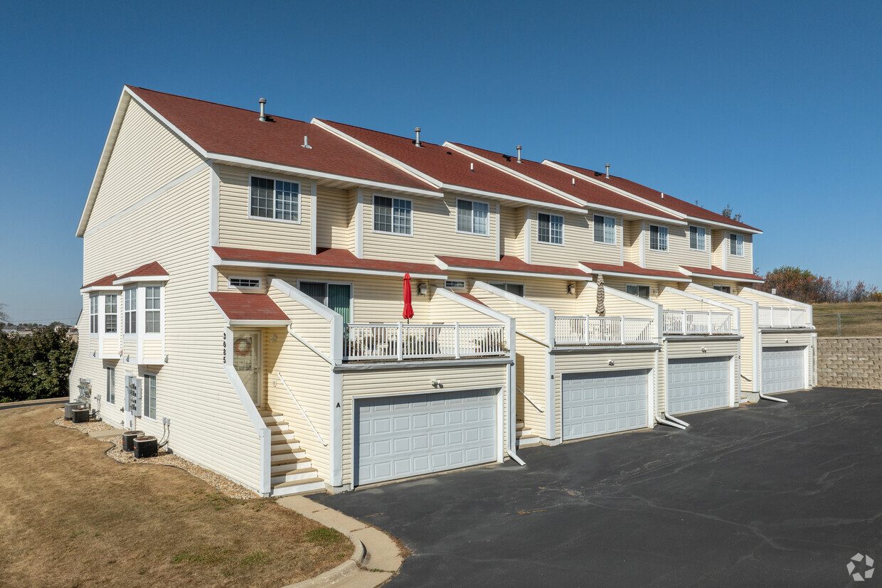 Primary Photo - The Brittany's Apartments and Townhomes