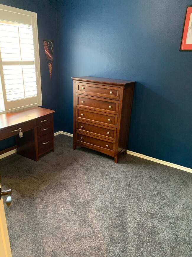 Room showcasing brand new carpet upstairs - 4438 Brisbane Way