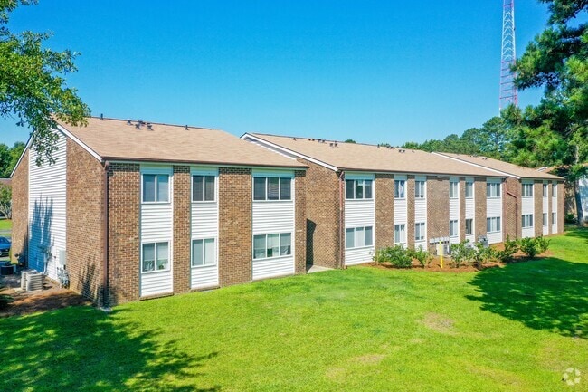 Building Photo - Magnolia Manor