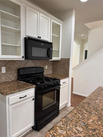 Building Photo - 2230 Jaguar Dr