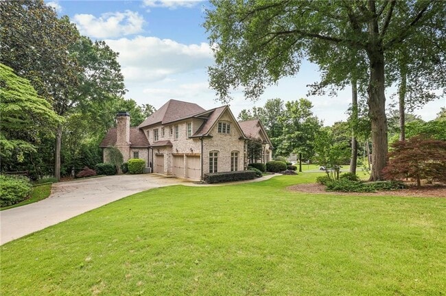 Building Photo - 6285 Aberdeen Dr NE