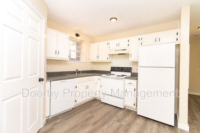 Building Photo - 2425 Ashmore Ave