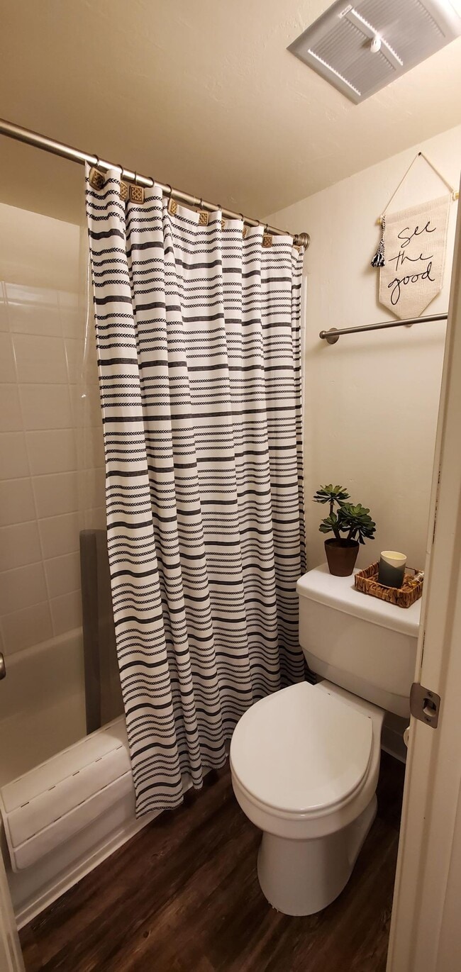 Premium B Floorplan Bathroom - Sandstone Apartment Homes