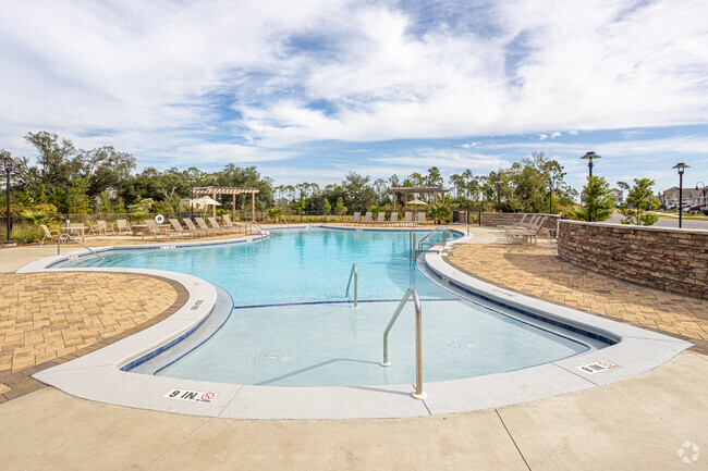 Piscina - Bridge Harbor Townhomes