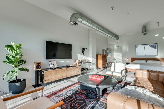 Foto del edificio - Newport Lofts 1502