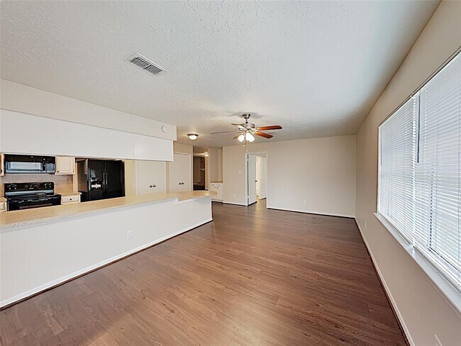 Foto del edificio - 7022 Sandy Knolls Dr