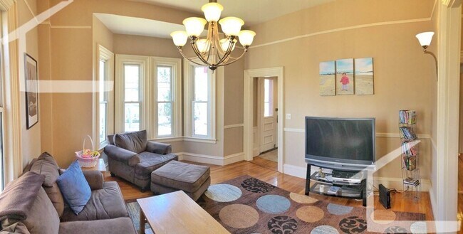 Foto del edificio - Gorgeous Townhouse in Quincy Avail 9/1