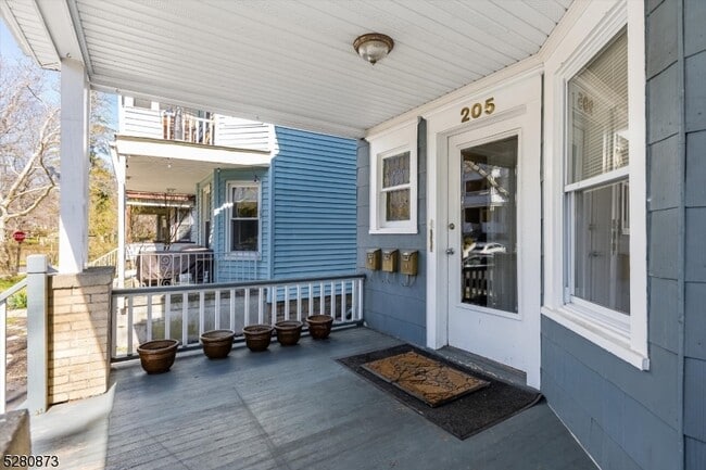 Building Photo - 205 Hillside Ave