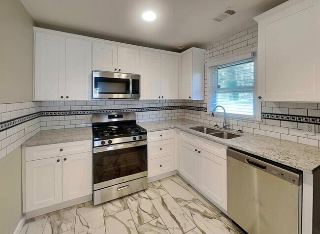 Foto del edificio - 2435 Main St NW