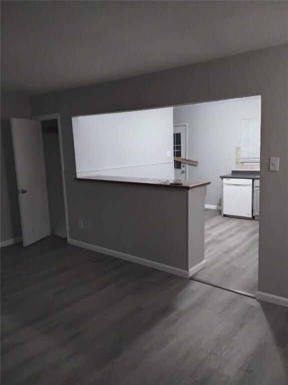 Foto del edificio - 220 Ruggles Rd