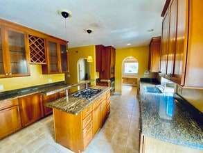 Building Photo - 4113 Middlesex Dr