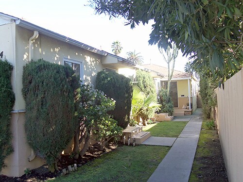 Building Photo - 604 1/4 Venezia Ave