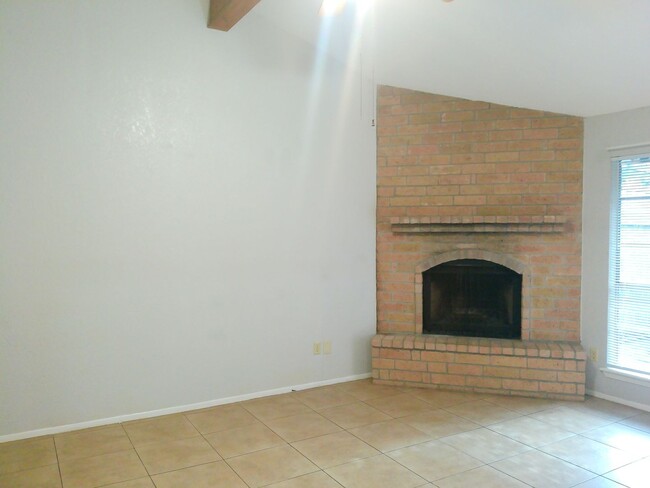 Foto del edificio - 6628 Hardwick Unit B - 2/Bed 1/Bath - $117...