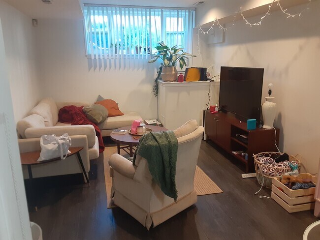 Foto del edificio - 1433 W Walton St