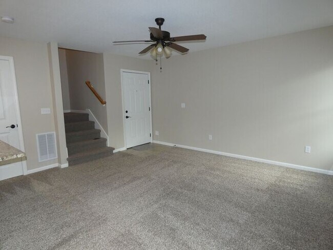 Foto del edificio - Beautiful Town Home!