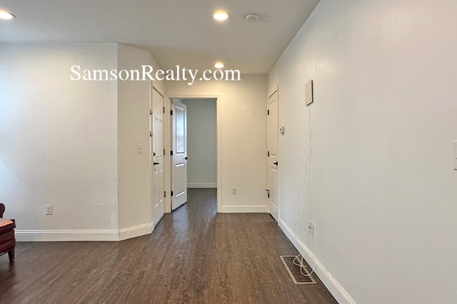 Building Photo - 15 E Transit St