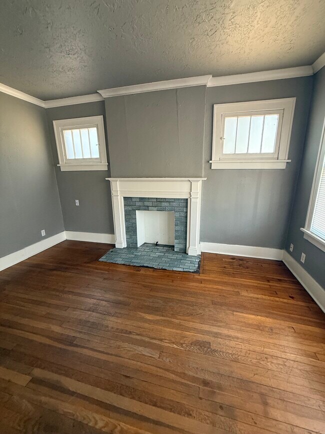 Foto del edificio - 1748 E 14th St