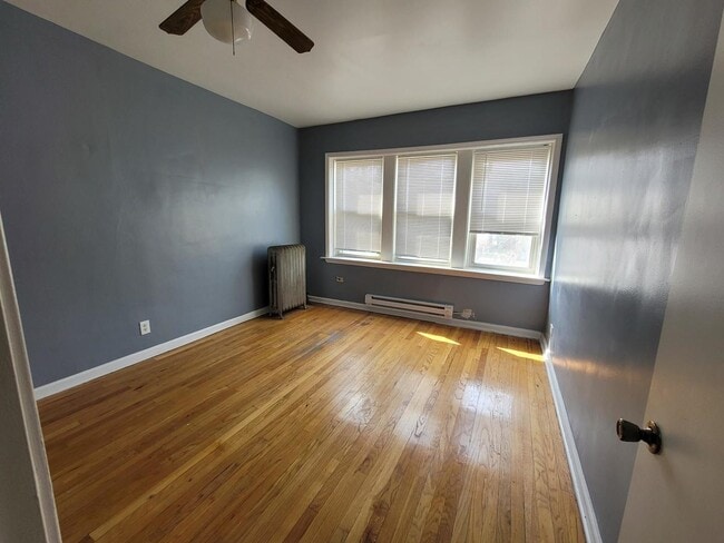 Building Photo - 10803 S Prairie Ave