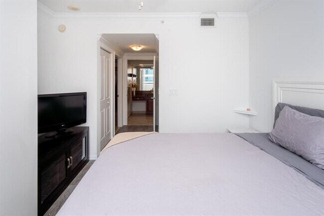 Foto del edificio - 347 N New River Dr E