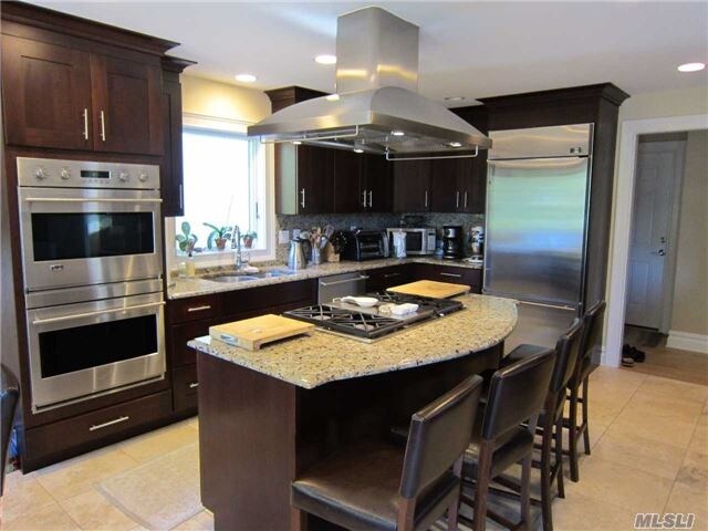 Foto del edificio - 7 Lilypond Ln