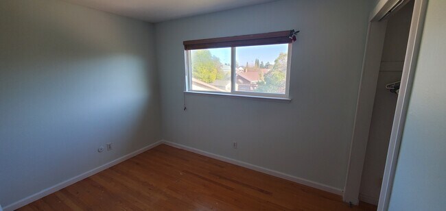 Foto del edificio - 1640 Baywood Dr